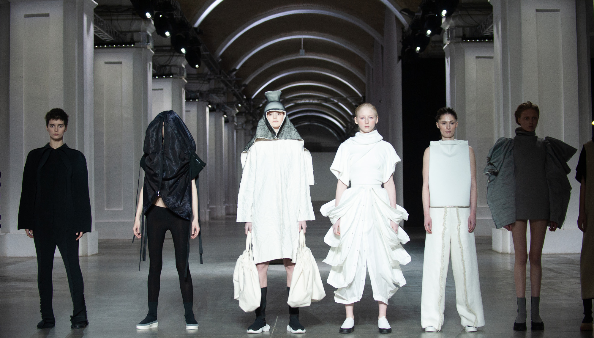 DZHUS FW21 «SURROGATE»