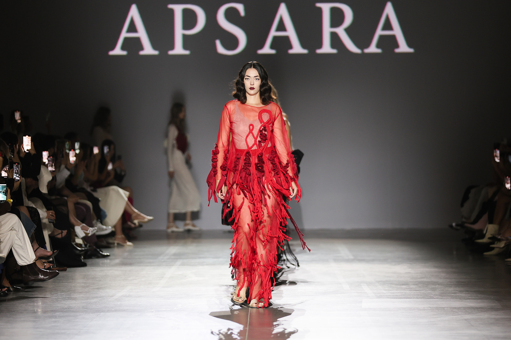 UFW SS25:  Apsara  показ 