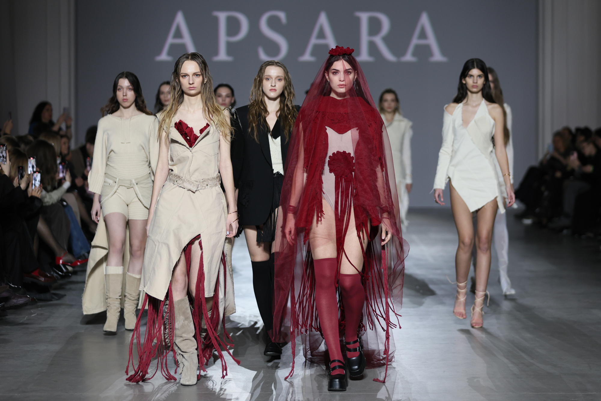 FW25-26: APSARA показ