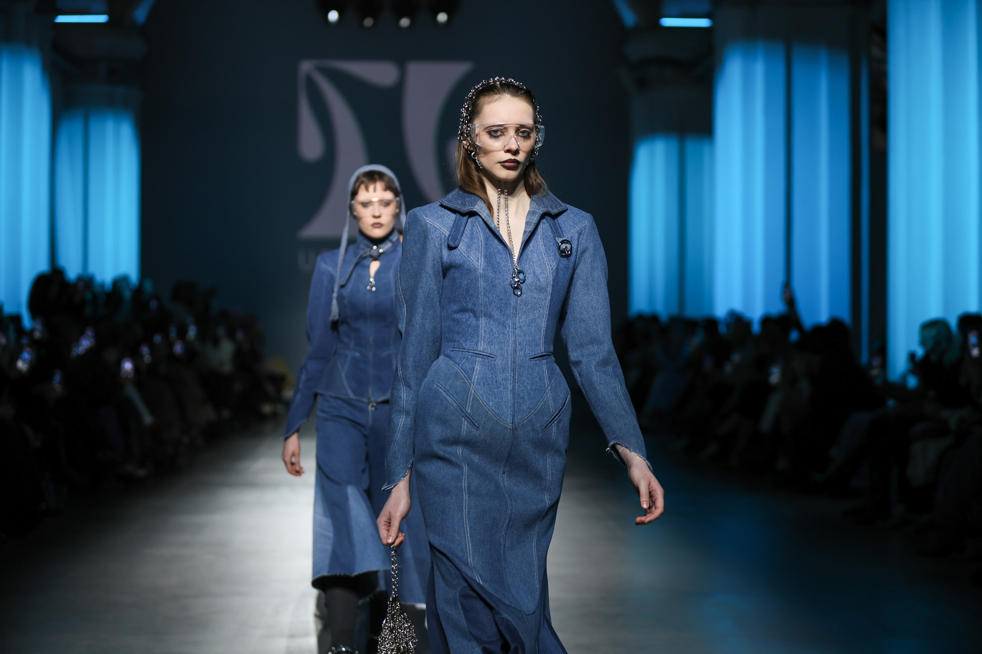 FW25-26: UPSLOWUSE показ